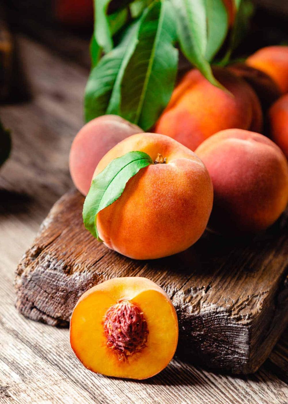 A Juicy Guide to the Different Types of Peaches