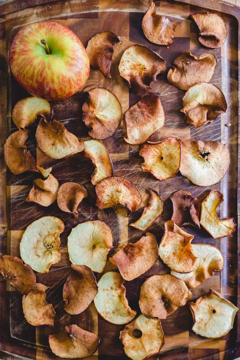 Crispy apple chips from the air fryer.