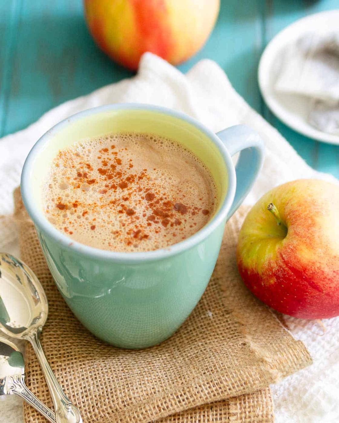 Apple Cinnamon Tea Latte
