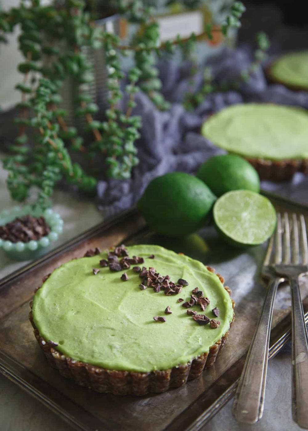 This avocado tart full of zesty lime flavor, no bake, paleo, grain free and gluten free makes the perfect refreshing summer treat!