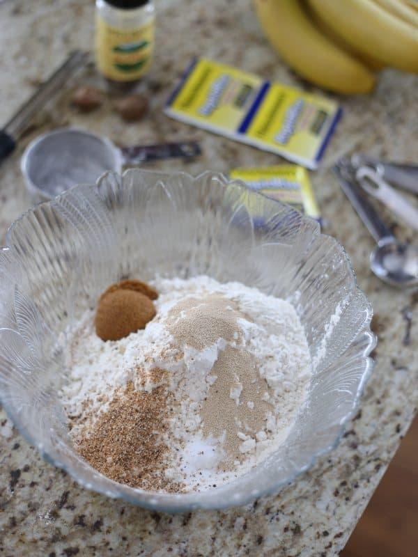 Banana nutmeg pancakes preparation