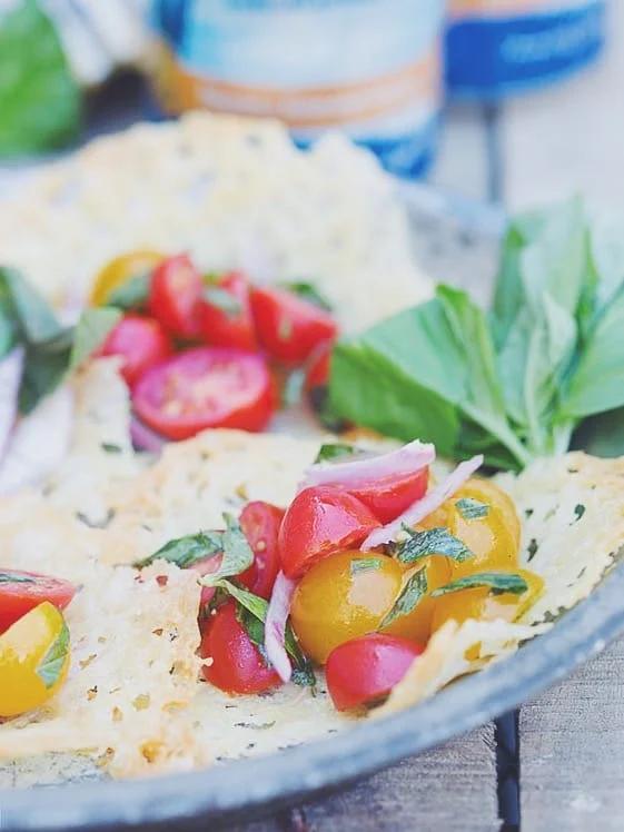 Cheddar tomato basil salad cups