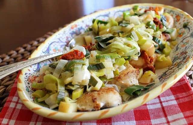 Chicken with Leeks Apples and Sun-Dried Tomatoes