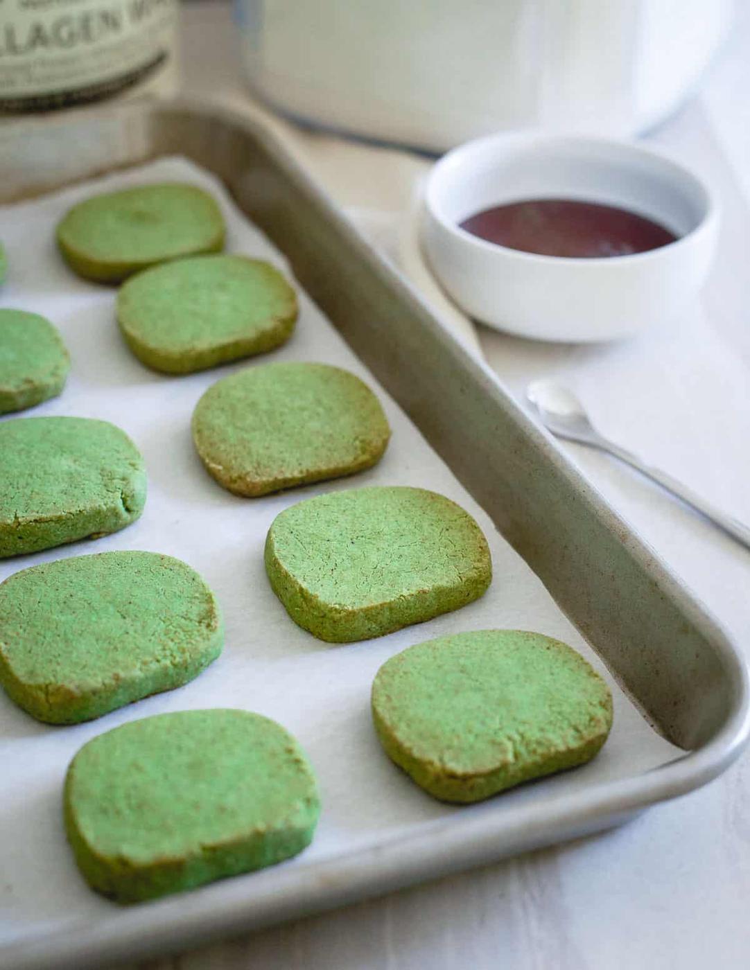 These matcha shortbread cookies are buttery, crisp and even gluten-free!