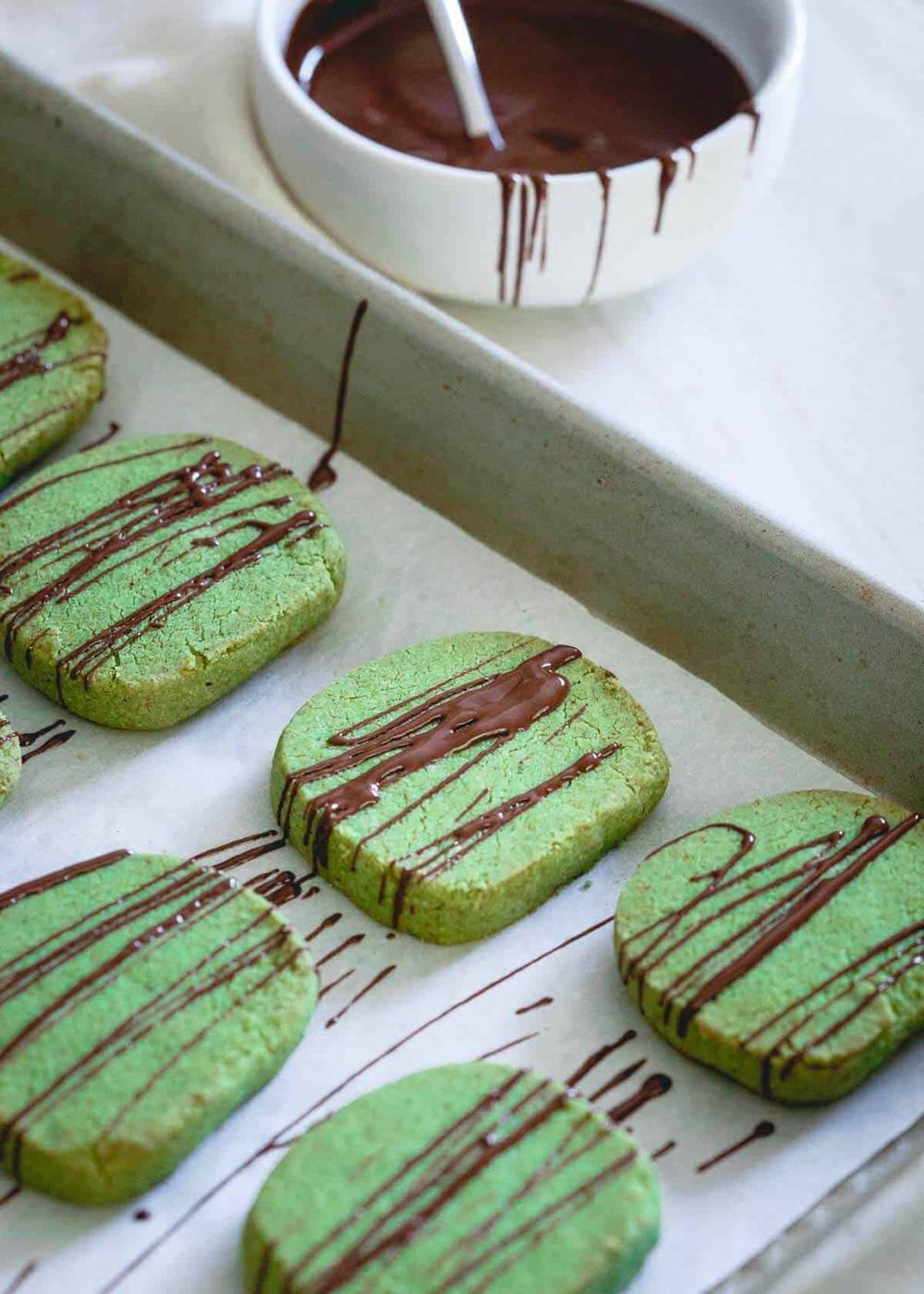 Chocolate Drizzled Matcha Shortbread Cookies