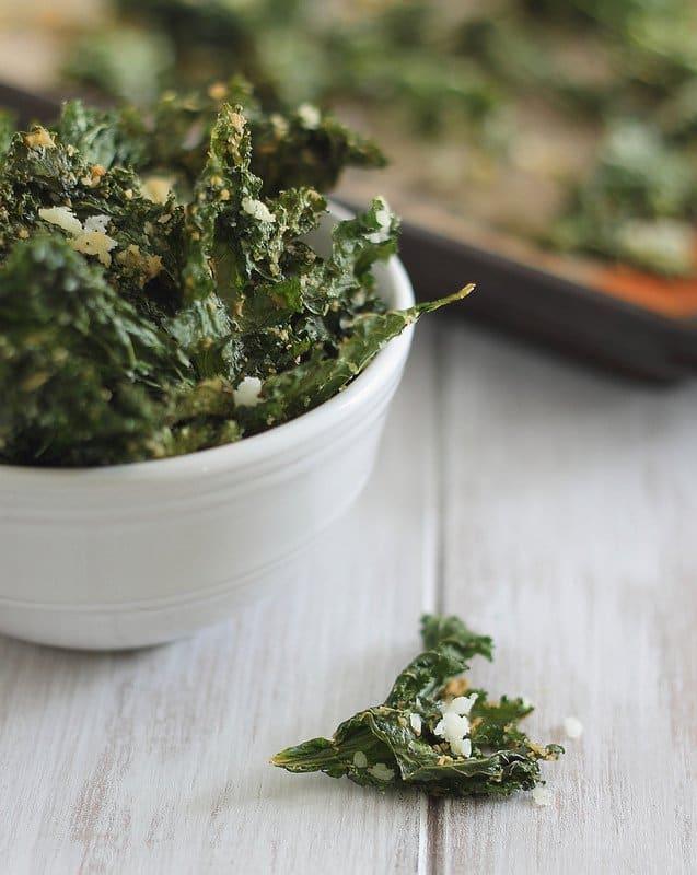 Garlic kale chips