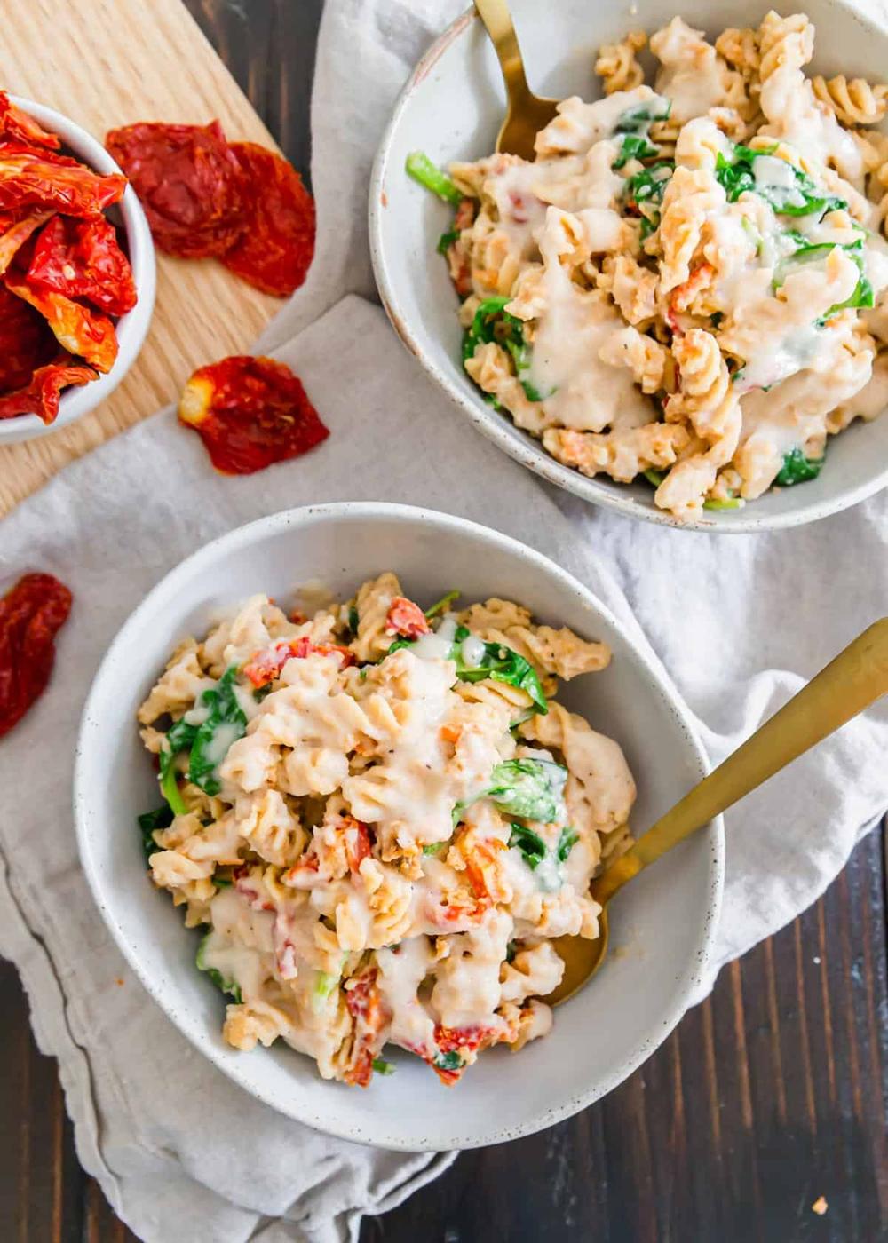 A quick, easy, creamy & vegan white bean sauce coats this simple plant-based pasta recipe.
