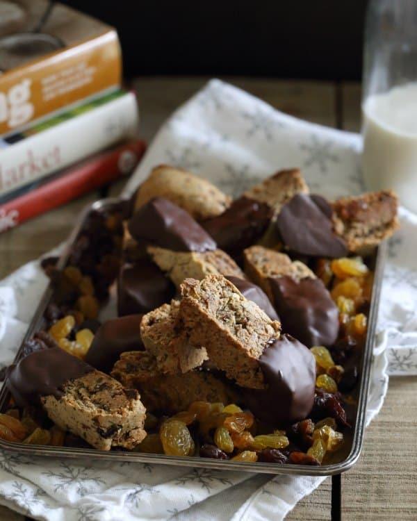 Dark chocolate rosemary raisin biscotti 1 optimized
