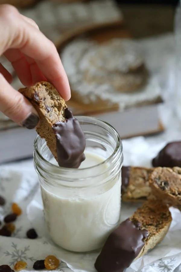 Dark chocolate rosemary raisin biscotti 3 optimized