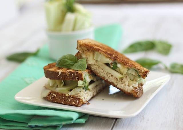 Panini with cheddar, chicken and fennel
