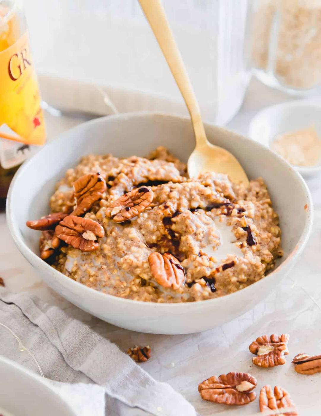 Gluten-free and vegan gingerbread oats made on the stove top in just 15 minutes.