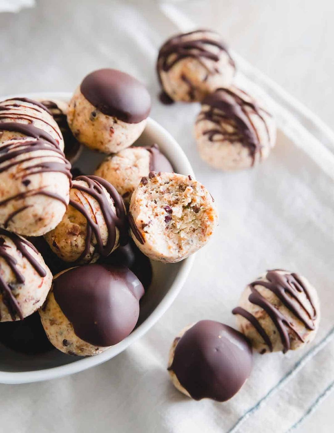 Cookie dough bites that are healthy and delicious! Just a handful of wholesome ingredients make up these gluten-free, vegan and dairy-free treats!