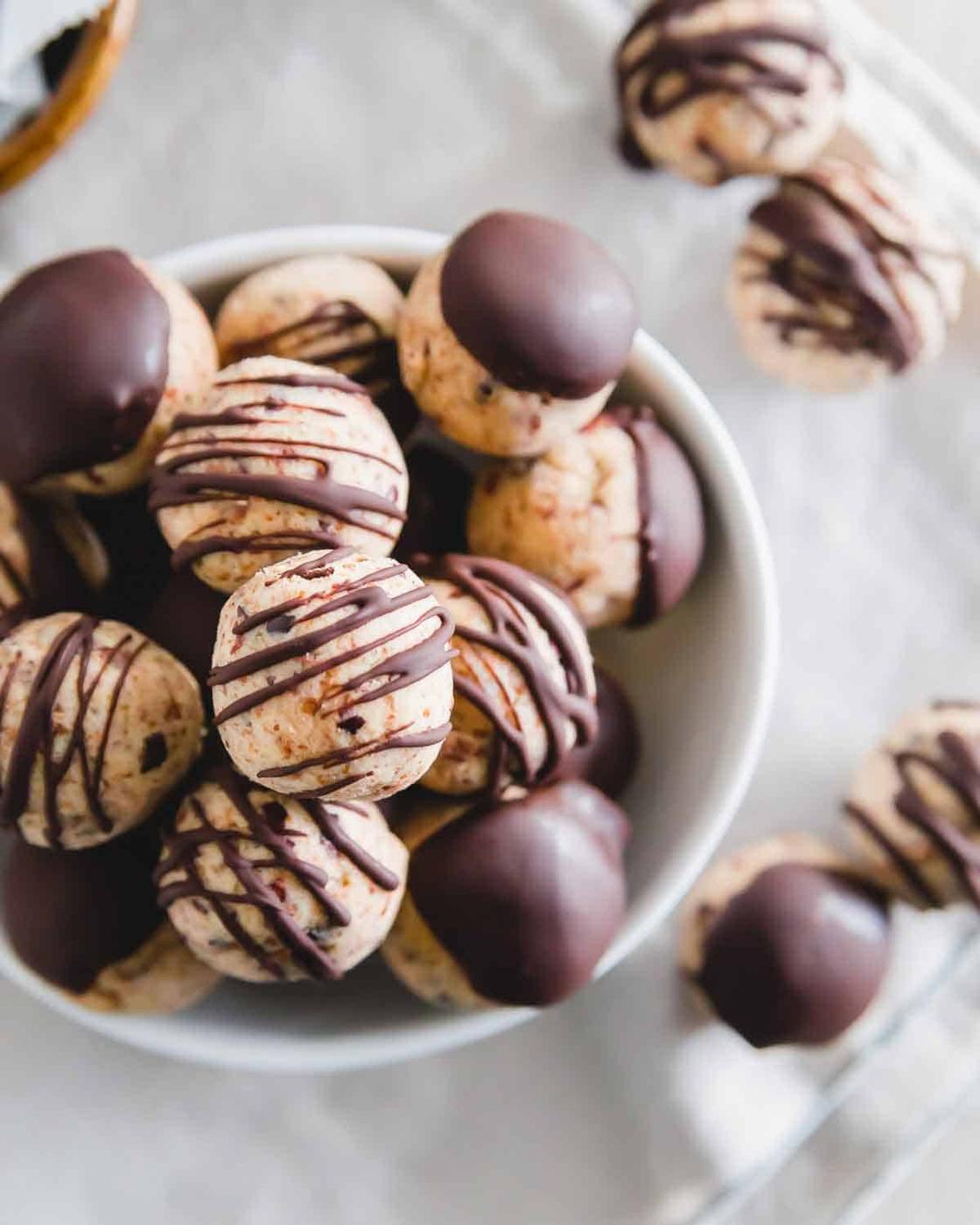 Healthy Cookie Dough Bites