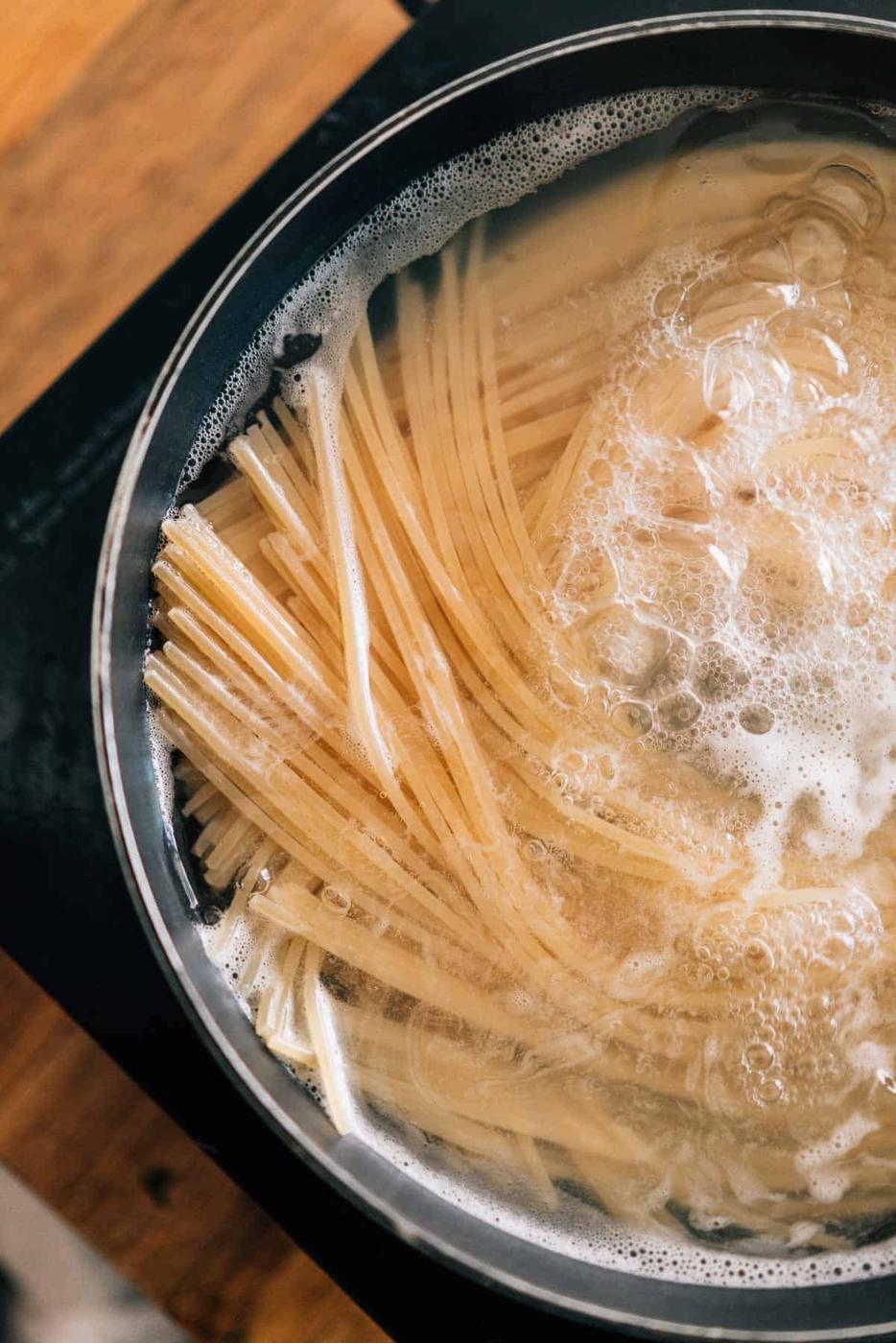 How to Use Pasta Water the Right Way in Your Cooking