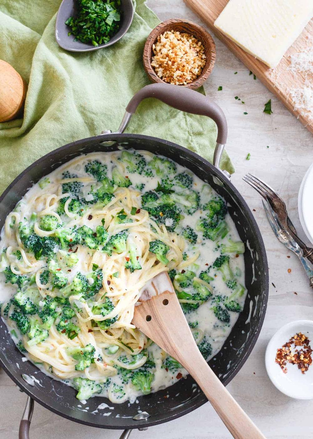 This healthier take on spaghetti alfredo is filled with broccoli and won't bust your diet.