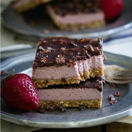No Bake Strawberry Cream Bars
