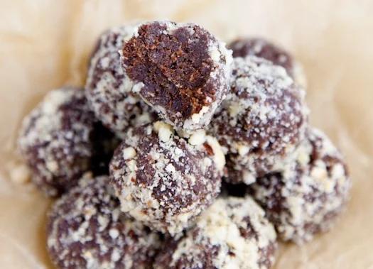 Healthy Nutella dough balls