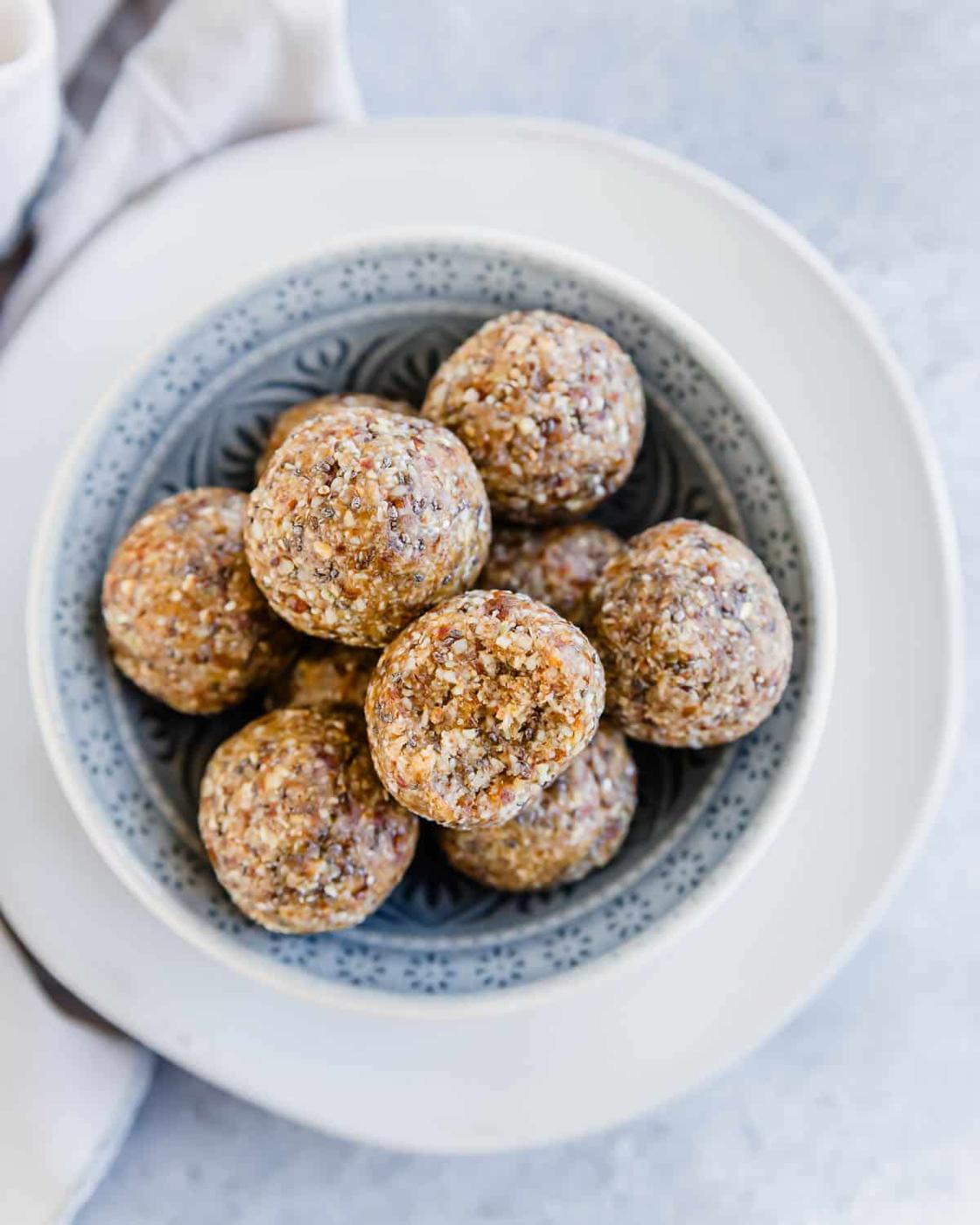 Oat Almond and Date Energy Bites