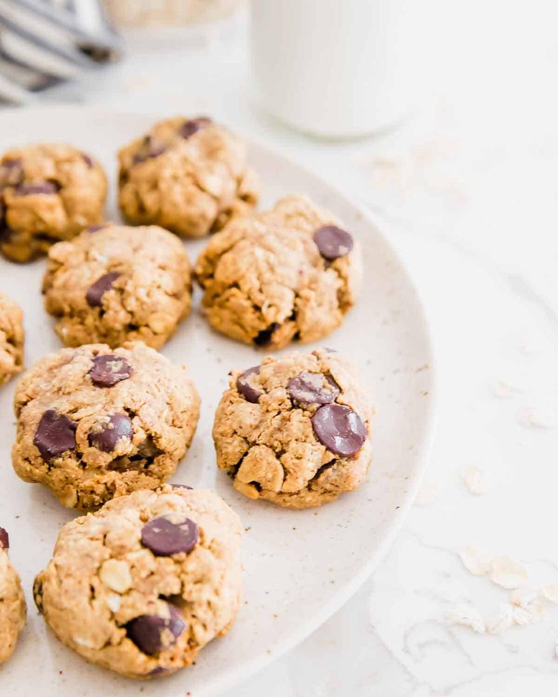 Oatmeal Chocolate Chip Cookies {Gluten-Free/Vegan}