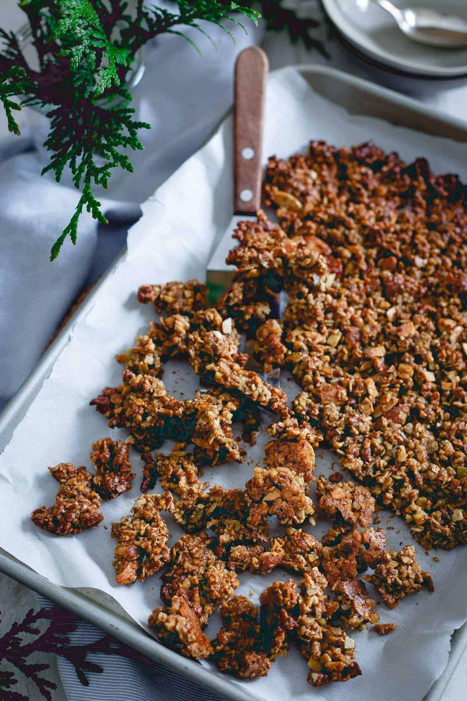 Perfectly crunchy, this paleo gingerbread granola is made of just nuts, seeds, natural sweetener and spices.