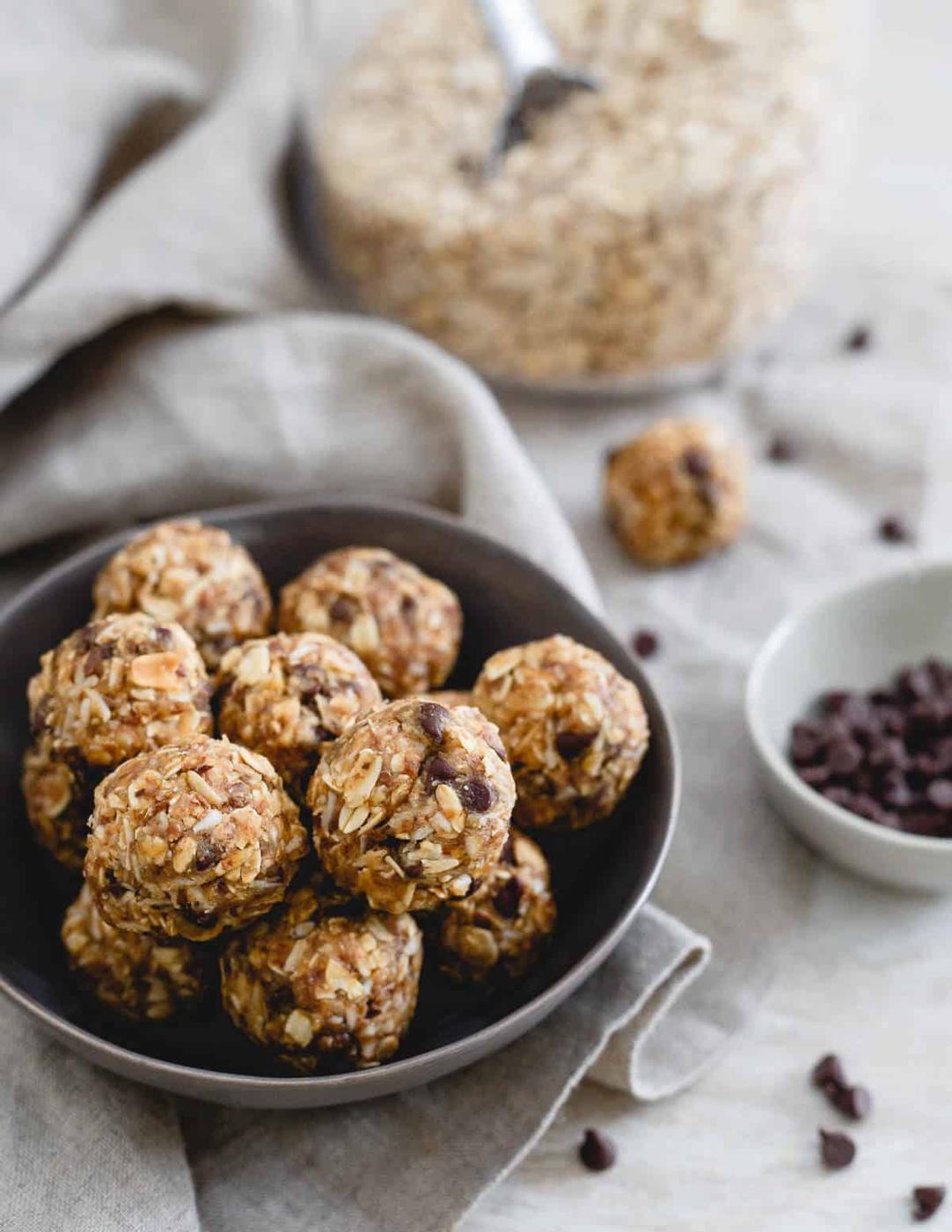 No Bake Peanut Butter Chocolate Chip Balls