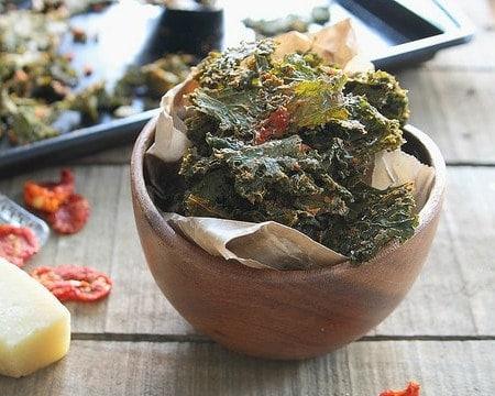 Pizza Kale Chips