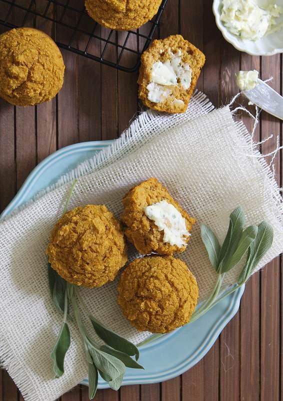 Pumpkin Corn Muffins | runningtothekitchen.com