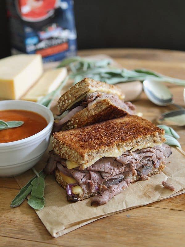 Roast Beef and Smoked Gouda Grilled Cheese | runningtothekitchen.com