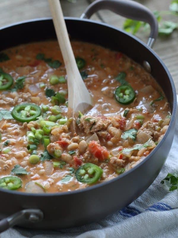 Spicy turkey hummus chili