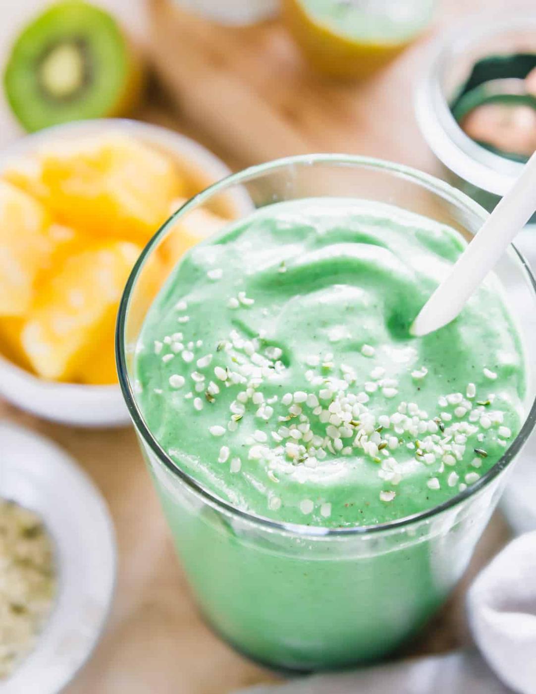 Antioxidant rich spirulina powder smoothie recipe