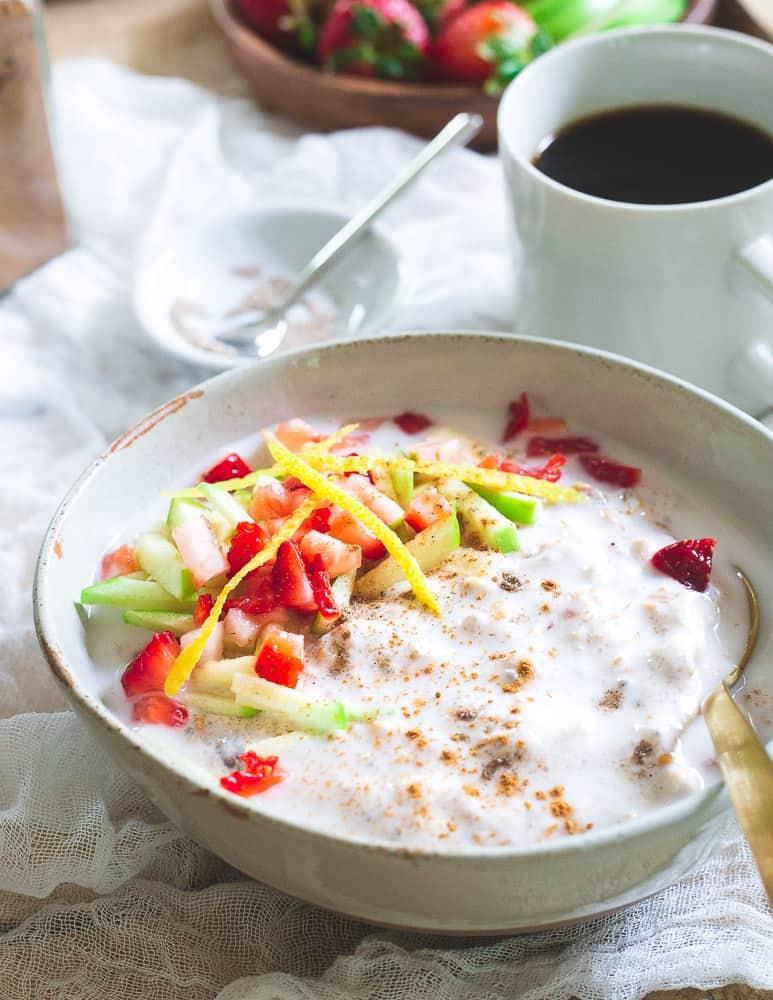 Wake up to a bowl of this delicious strawberry and lemon packed overnight muesli for an easy, delicious and fiber packed breakfast.