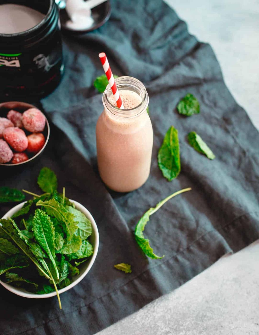This hydrating berry green smoothie is a great option for recovering post workout.