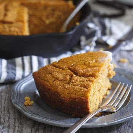 Vanilla Pumpkin Skillet Cornbread