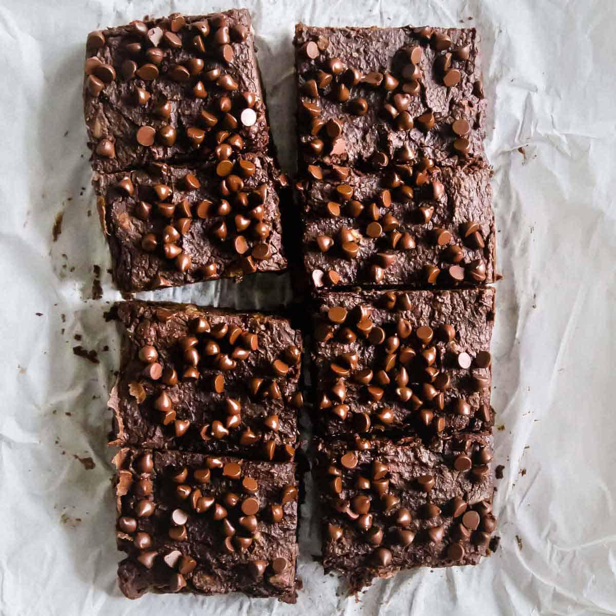 Vegan brownies made with black beans that taste like chocolate fudge!