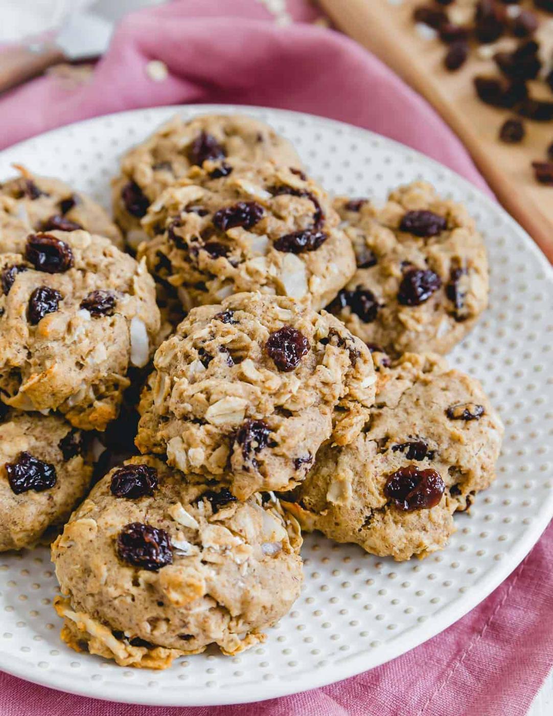 Vegan Oatmeal Raisin Cookies
