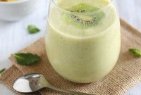 Tropical Pineapple Kiwi Mint Smoothie