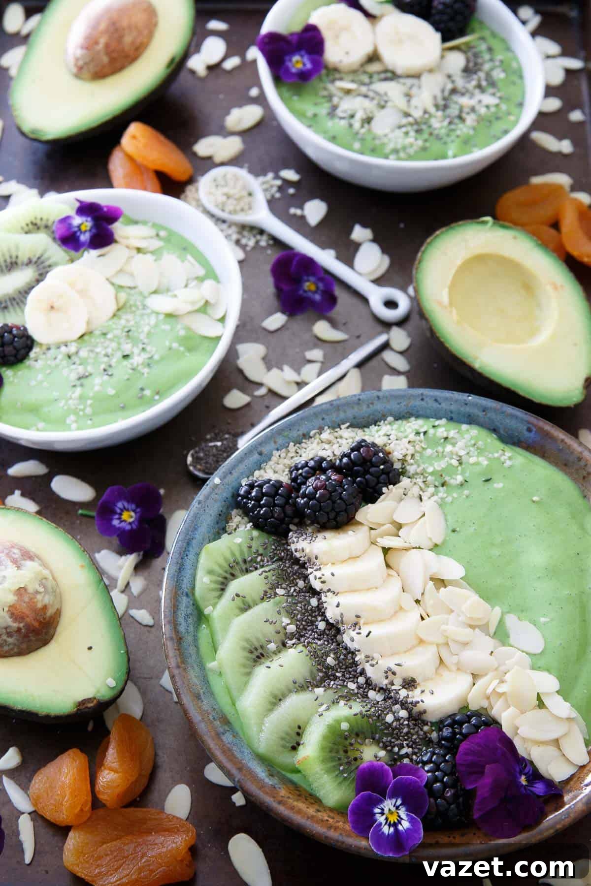 Avocado Pineapple Smoothie Bowl: Your Healthy Superfood Breakfast A refreshing green avocado pineapple smoothie bowl topped with fresh fruit and seeds, ready for a healthy breakfast.