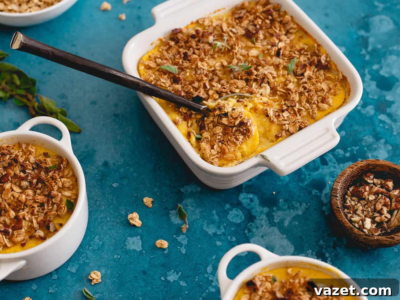 This creamy cauliflower pumpkin mash needs to be a side dish on your Thanksgiving table! This creamy cauliflower pumpkin mash needs to be a side dish on your Thanksgiving table!