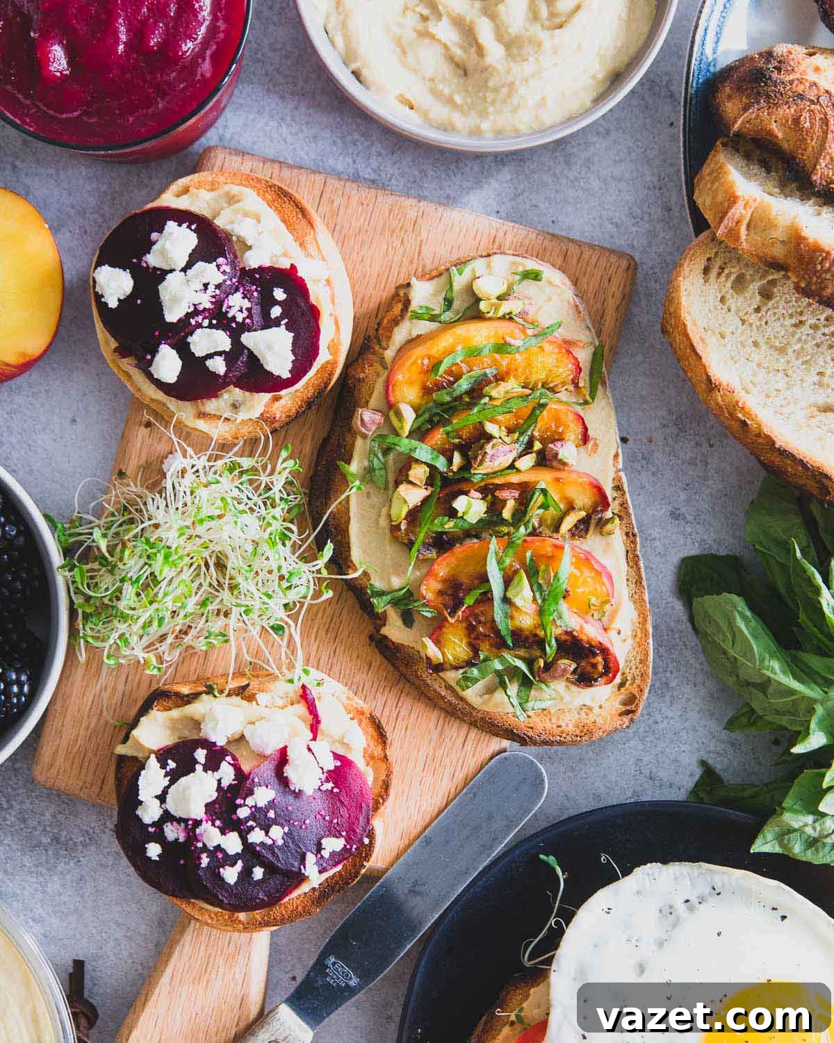 Beet feta hummus toast mini bagels paired with a refreshing beet smoothie, an ideal combination for an easy and healthy breakfast or brunch.